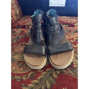 roan by bed stu sandals Women Size 9